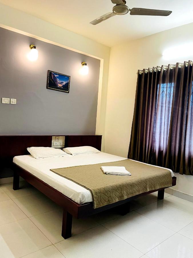 Apartamento Orkuz Residency Kochi Exterior foto